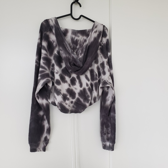 CROPPED TIE DYE HOODIE - Picture 6 of 8